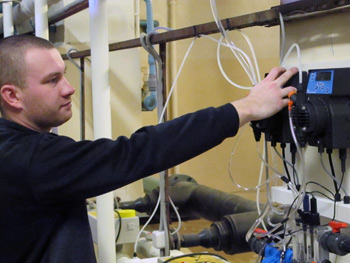 Обслуживание и обучение персонаал Заказчика по эксплуатации бассейнов Обслуживание и обучение персонаал Заказчика по эксплуатации бассейнов